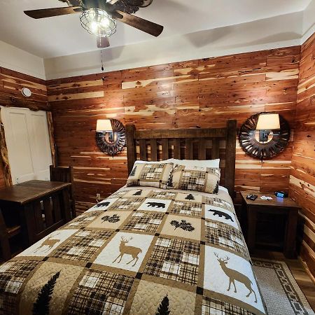 Log Cabin Inn Eureka Springs Dış mekan fotoğraf
