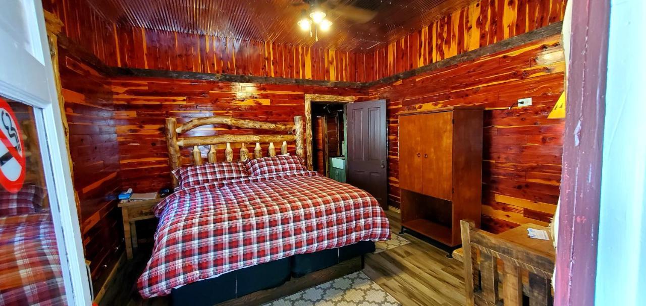 Log Cabin Inn Eureka Springs Dış mekan fotoğraf