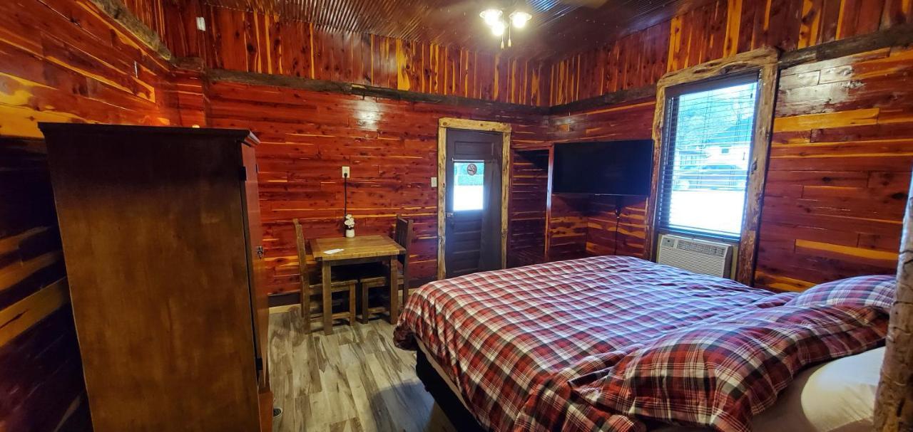 Log Cabin Inn Eureka Springs Dış mekan fotoğraf