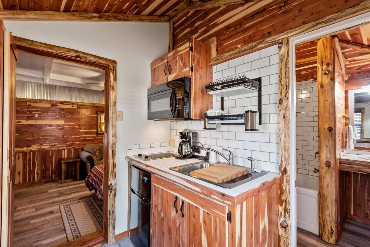 Log Cabin Inn Eureka Springs Dış mekan fotoğraf