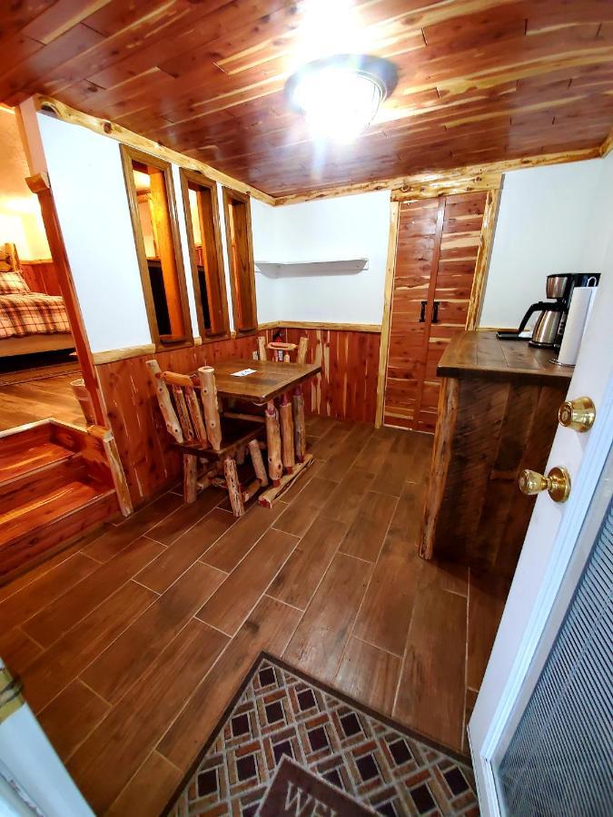 Log Cabin Inn Eureka Springs Dış mekan fotoğraf