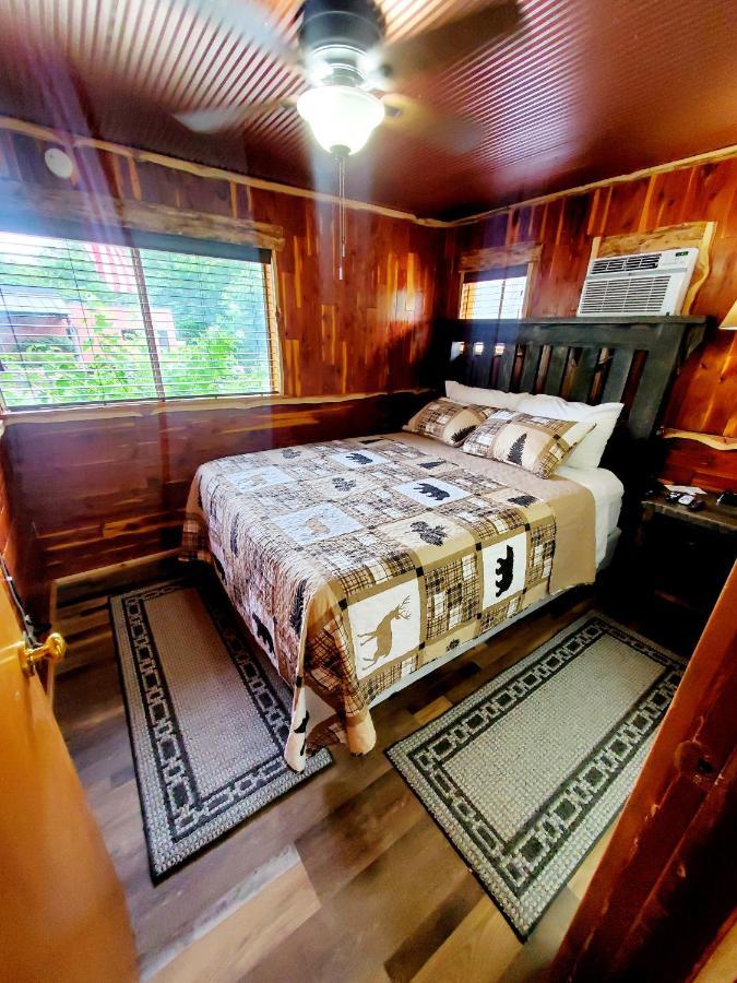 Log Cabin Inn Eureka Springs Dış mekan fotoğraf