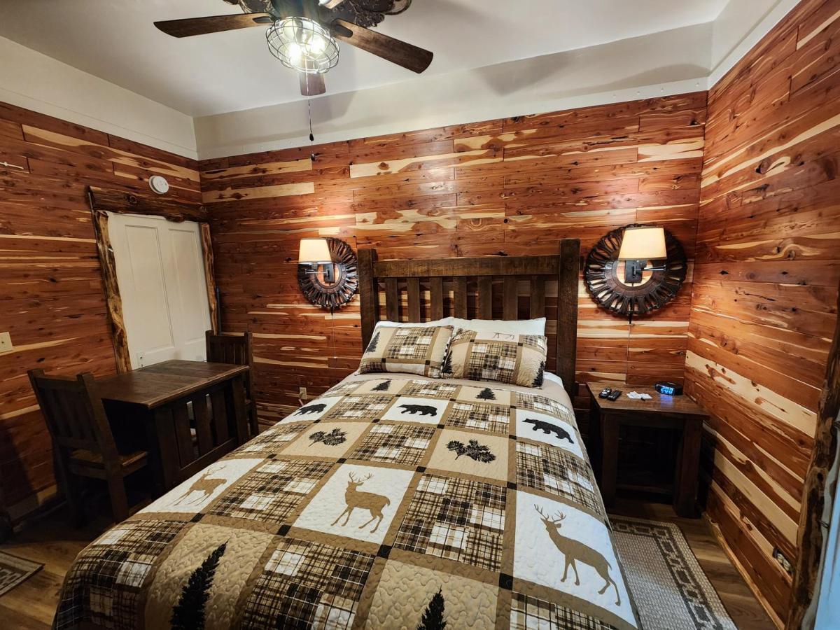 Log Cabin Inn Eureka Springs Dış mekan fotoğraf